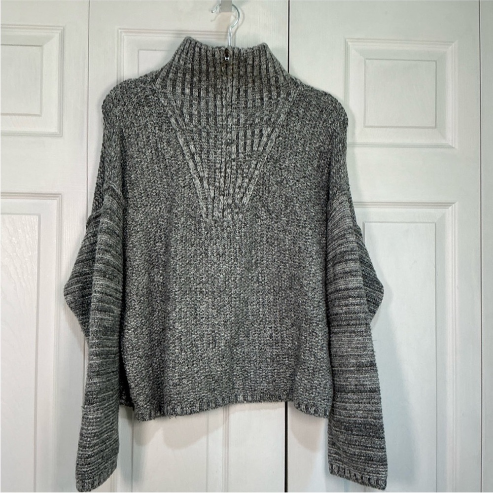 🌹🌹🌹 Universal Tread Gray Zip Neck Sweater - XXL